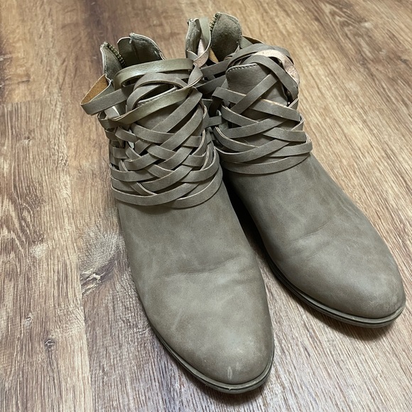 Maurice’s Booties - Picture 1 of 2